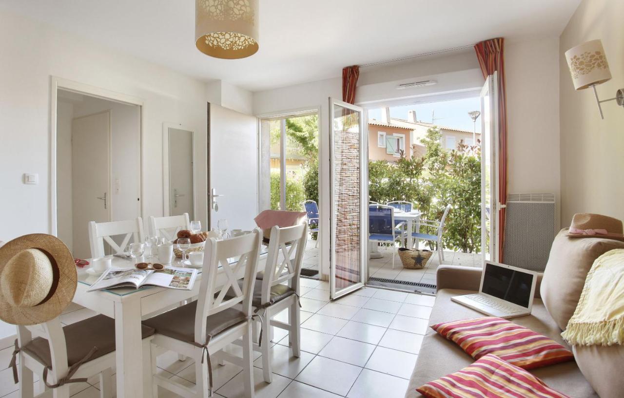 Residence Odalys Le Mas Des Flamants Aigues-Mortes Exterior photo